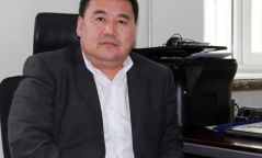 О.Мөнхбат: Оюутнууд намайг  “тарган гахай”, “зайлаач” зэргээр доромжилсон