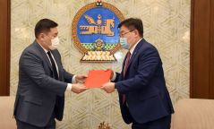 Ерөнхий сайд огцорвол Засгийн газар бүрэлдэхүүнээрээ огцорно