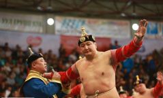 Наадмаар зөвхөн коронавирусын шинжилгээ өгсөн бөх,засуул нарыг Төв цэнгэлдэх рүү нэвтрүүлнэ