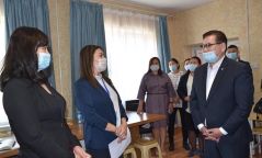 УОК-т ард иргэдээс цугласан хандиваас гэр бүлийн хүчирхийллийн хохирогчдыг хамгаалах байруудад нийт 100 сая төгрөг өгнө