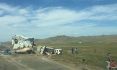 Төв аймгийн замд гурван автомашин мөргөлдсөн ноцтой осол гарчээ