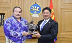 Ерөнхий сайд Их аварга Какурюү М.Анандад баяр хүргэв