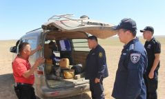 Хууль бусаар хайлуур жонш олборлож байжээ