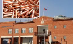 Хилээр 10 000 орчим сум, галт хэрэгсэл оруулж ирсэн наймаачдыг саатуулжээ