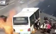 Монгол Улсын  36 иргэн зорчиж явсан автобус шатжээ