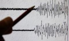 Говь-Сүмбэр аймгийн Баянтал суманд өртөөний ажилчдын байрны хана цуурчээ