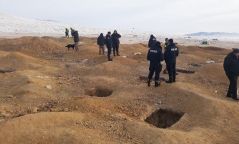 Хууль бусаар алт олборлож байсан иргэдийг албадан тараав