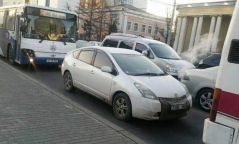 Автобусны камерын бичлэгээр нэгдүгээр эгнээгээр зорчсон автомашинуудад торгууль хүлээлгэнэ