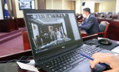 Нийслэлийн гудамж талбайд ухаад орхисон нүх, овоолсон шороо зэргийг цэгцлэхээр болов