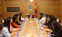 Монголын эмэгтэйчүүдийн холбооны төлөөллийг хүлээн авч уулзлаа