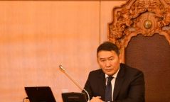 Ерөнхийлөгч Богд хааны музейд зочилж, монгол судлаачид шагнал гардуулна