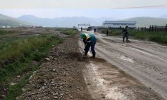 Үерийн уснаас үүдэлтэй замын эвдрэлийг тодорхойлж, шаардлагатай арга хэмжээг авч ажиллаж байна