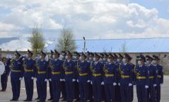 Сонсогчид офицерын бүрэлдэхүүнд элсэн орлоо