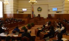 Тэтгэврийн нас, татварын нэмэгдлийг буцаах хуулийн төслийг хэлэлцэнэ