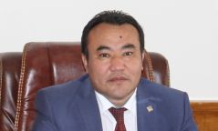 Бичлэг: УИХ-ын гишүүн Д.Мурат нэгэн эмэгтэйд бэлгийн дарамт үзүүлжээ