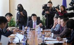 100 айлын захыг нүүлгэх асуудлыг судална
