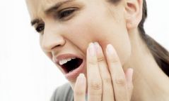 Шүд хорхойтох, буйлын үрэвсэл хүндэрч шүдний цөм дэхь мэдрэлийн ширхэгт хүрч үрэвсэл үүсдэг