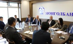 ОУВС-ИЙН АЖЛЫН ХЭСГИЙГ ХҮЛЭЭН АВЧ УУЛЗАВ