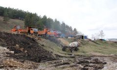 Сэлэнгэ аймгийн Ерөө сумын Ялбаг гэх газарт орхигдсон машин, техникийг татан авч талбайг чөлөөлжээ