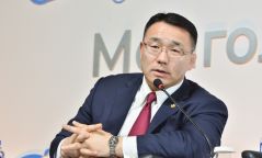 "Яармагийн, хотын төвийн түгжрэл бүгд гэрлэн дохион дээр очоод гацдаг. Огтлолцдог хоёр замын тэнхлэгээр зохицуулах хэрэгтэй"