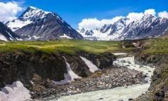 Өнөөдрөөс эхлэн Алтай Таванбогд уул руу тээврийн хэрэгслээр нэвтрэхийг хориглолоо