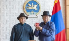 2023 онд батлагдсан Монгол Улсын хуулиудад Төрийн тамга дарах ёслол болов