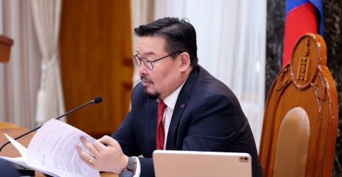 Засгийн газар: Гурван тэрбум тонн нүүрсний нөөцтэй Төгрөг нуурын бүлэг ордыг төрд буцаан авах шийдвэр гарлаа